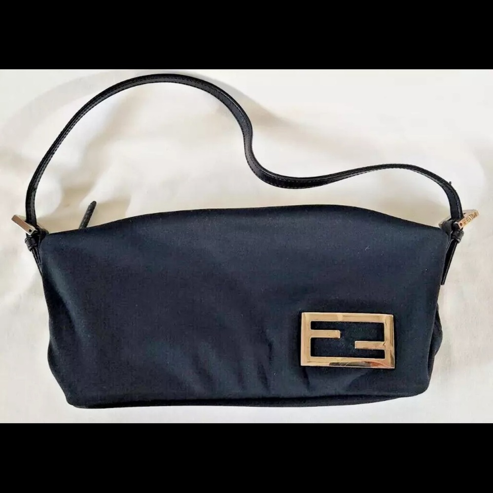 FENDI VTG Baguette Black Zipper Fabric Handbag w/Black Leather Handle & Serial #